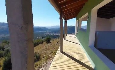 Casa con imponentes vistas a Lago Lolog