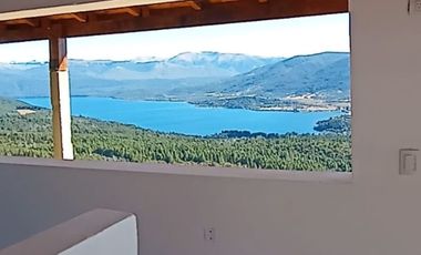 Casa con imponentes vistas a Lago Lolog