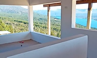 Casa con imponentes vistas a Lago Lolog