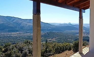 Casa con imponentes vistas a Lago Lolog