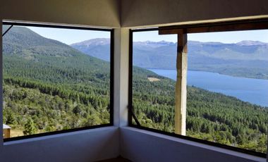 Casa con imponentes vistas a Lago Lolog