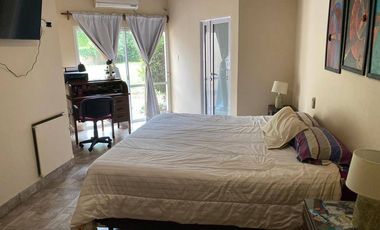 Casa en venta de 4 dormitorios c/ cochera en Los Perales