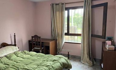 Casa en venta de 4 dormitorios c/ cochera en Los Perales