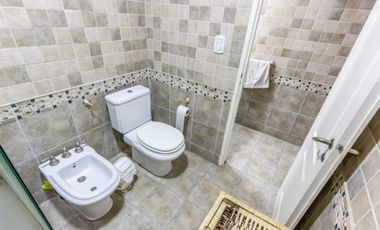 VENTA TRIPLEX 4 AMBIENTES. RAMOS MEJIA.
