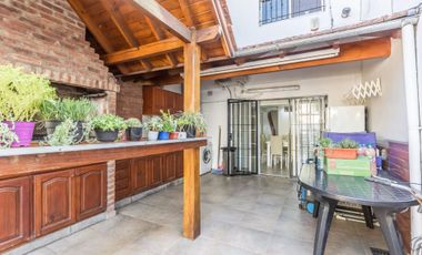 VENTA TRIPLEX 4 AMBIENTES. RAMOS MEJIA.