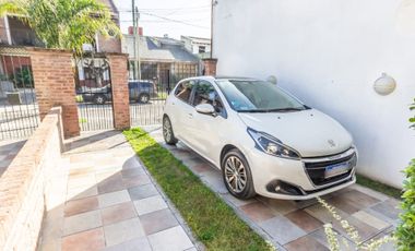 VENTA TRIPLEX 4 AMBIENTES. RAMOS MEJIA.