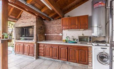 VENTA TRIPLEX 4 AMBIENTES. RAMOS MEJIA.