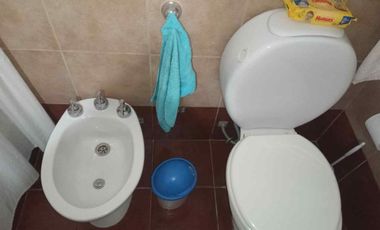 VENTA GRAN TERRENO CON 3 CASAS/PATIO/JARDIN/OPORTU