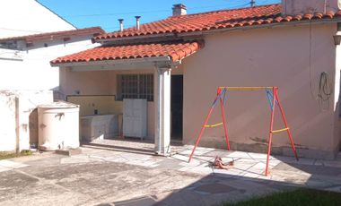 VENTA GRAN TERRENO CON 3 CASAS/PATIO/JARDIN/OPORTU