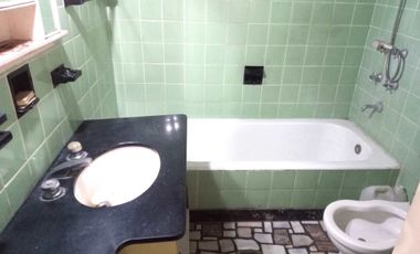 VENTA GRAN TERRENO CON 3 CASAS/PATIO/JARDIN/OPORTU