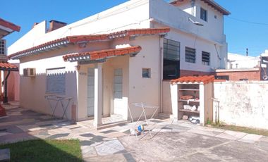 VENTA GRAN TERRENO CON 3 CASAS/PATIO/JARDIN/OPORTU