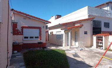 VENTA GRAN TERRENO CON 3 CASAS/PATIO/JARDIN/OPORTU