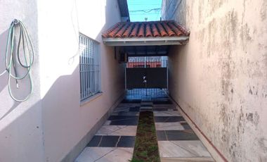 VENTA GRAN TERRENO CON 3 CASAS/PATIO/JARDIN/OPORTU