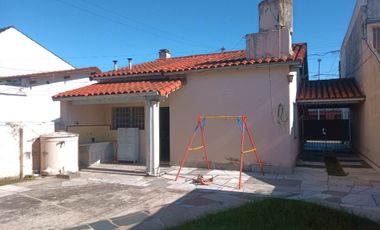 VENTA GRAN TERRENO CON 3 CASAS/PATIO/JARDIN/OPORTU