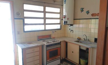 VENTA GRAN TERRENO CON 3 CASAS/PATIO/JARDIN/OPORTU