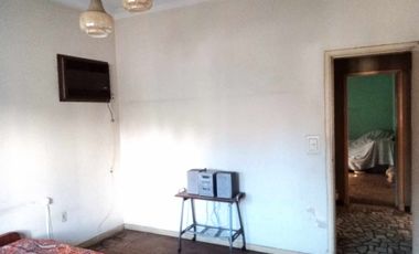 VENTA GRAN TERRENO CON 3 CASAS/PATIO/JARDIN/OPORTU
