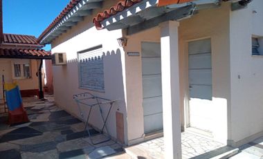 VENTA GRAN TERRENO CON 3 CASAS/PATIO/JARDIN/OPORTU