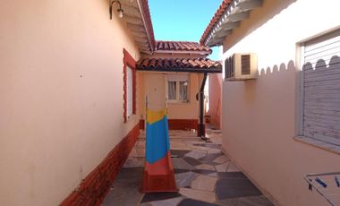 VENTA GRAN TERRENO CON 3 CASAS/PATIO/JARDIN/OPORTU