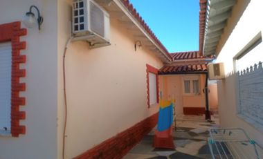 VENTA GRAN TERRENO CON 3 CASAS/PATIO/JARDIN/OPORTU