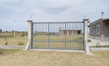 CASA, QUINCHO Y PILETA. MEDANO DE ORO. RAWSON
