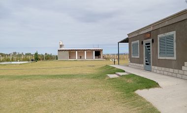 CASA, QUINCHO Y PILETA. MEDANO DE ORO. RAWSON