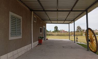 CASA, QUINCHO Y PILETA. MEDANO DE ORO. RAWSON