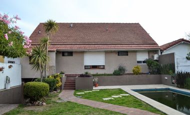 Casa de 5 amb en venta Adrogue