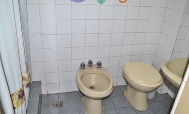 Casa de 5 amb en venta Adrogue