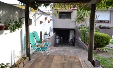 Casa de 5 amb en venta Adrogue