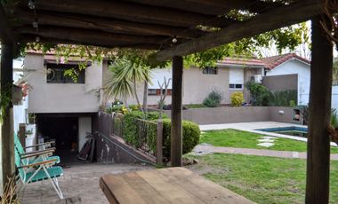 Casa de 5 amb en venta Adrogue