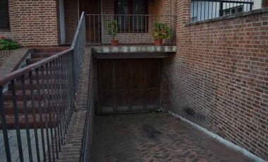Casa de 5 amb en venta Adrogue