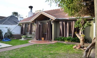 Casa de 5 amb en venta Adrogue