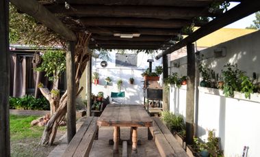 Casa de 5 amb en venta Adrogue