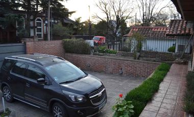 Casa de 5 amb en venta Adrogue