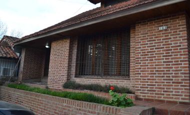 Casa de 5 amb en venta Adrogue