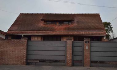 Casa de 5 amb en venta Adrogue