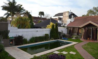 Casa de 5 amb en venta Adrogue