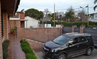 Casa de 5 amb en venta Adrogue