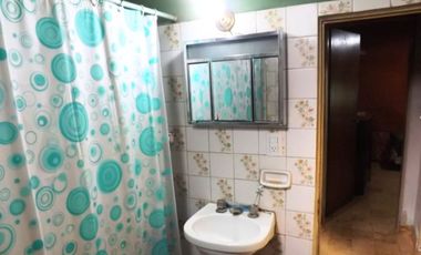 VENTA CASA 4 AMBIENTES EN LONGCHAMPS CON LOTE