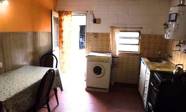 VENTA CASA 4 AMBIENTES EN LONGCHAMPS CON LOTE