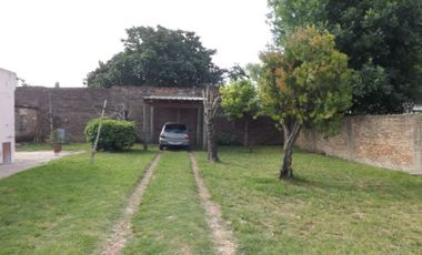 VENTA CASA 4 AMBIENTES EN LONGCHAMPS CON LOTE
