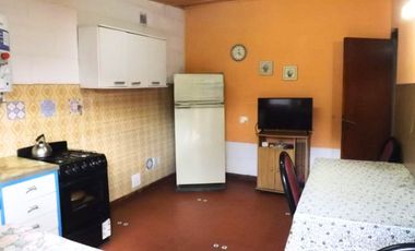 VENTA CASA 4 AMBIENTES EN LONGCHAMPS CON LOTE