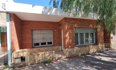 CASA 6 AMBIENTES EN VENTA LANUS 2 UNIDADES BLOCK