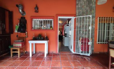 CASA 6 AMBIENTES EN VENTA LANUS 2 UNIDADES BLOCK