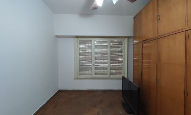 CASA 6 AMBIENTES EN VENTA LANUS 2 UNIDADES BLOCK