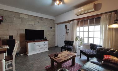 CASA 6 AMBIENTES EN VENTA LANUS 2 UNIDADES BLOCK