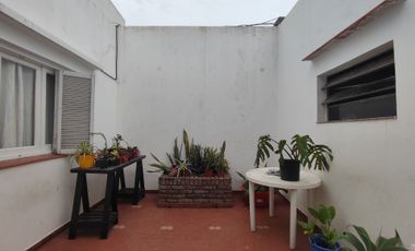 CASA 6 AMBIENTES EN VENTA LANUS 2 UNIDADES BLOCK