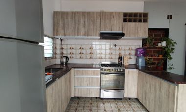 CASA 6 AMBIENTES EN VENTA LANUS 2 UNIDADES BLOCK