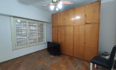 CASA 6 AMBIENTES EN VENTA LANUS 2 UNIDADES BLOCK