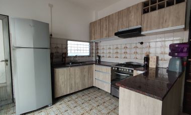 CASA 6 AMBIENTES EN VENTA LANUS 2 UNIDADES BLOCK